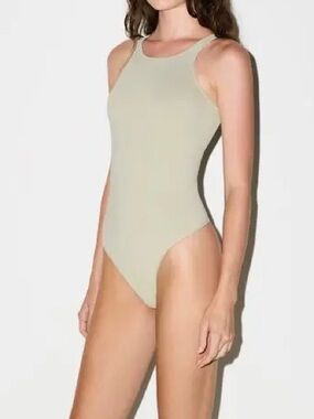 SKIMS Soft Smoothing Seamless Bodysuit
